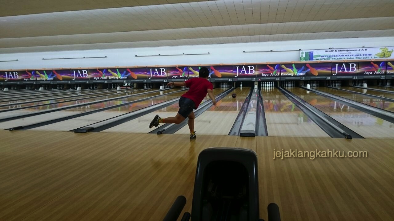 ancol bowling jakarta 10-1