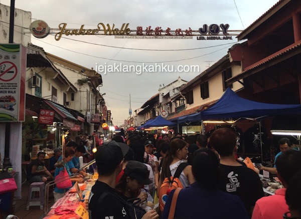 Wisata Kuliner & Belanja di Jonker Walk Street, Night Market Melaka