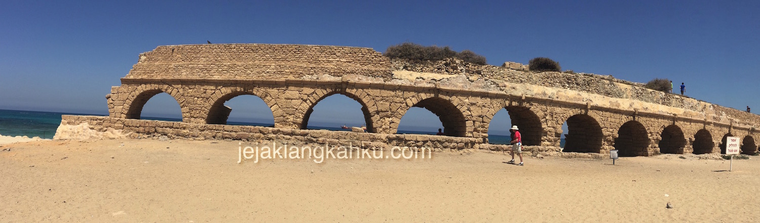 Peninggalan Jalan Air Romawi Kuno di Caesarea Maritima, Israel