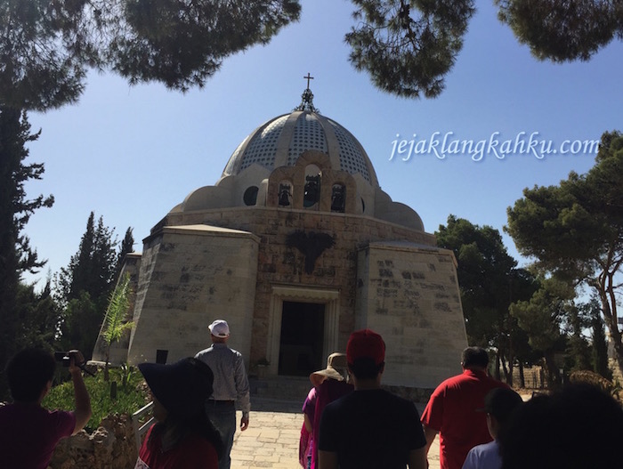 Kumandang Berita Kelahiran Sang Juruselamat di Gereja Padang Gembala Betlehem, Israel