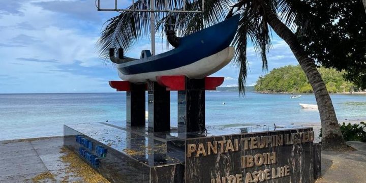 Menikmati Pantai Nan Cantik Bening Bersih di Iboih Sabang