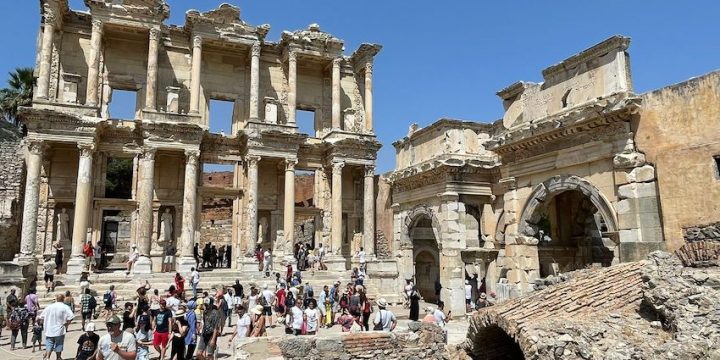 Ephesus Ancient City, dari kota Yunani Kuno menjadi kota Romawi, Turki